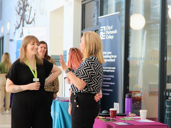 Cao Đẳng Thành Phố Portsmouth 6